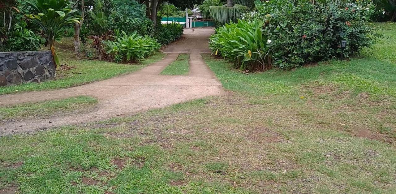 ホテル Fare Mihimana Vai'are エクステリア 写真